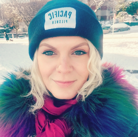 Meet your Posher, Maria - Picture 2 of 2